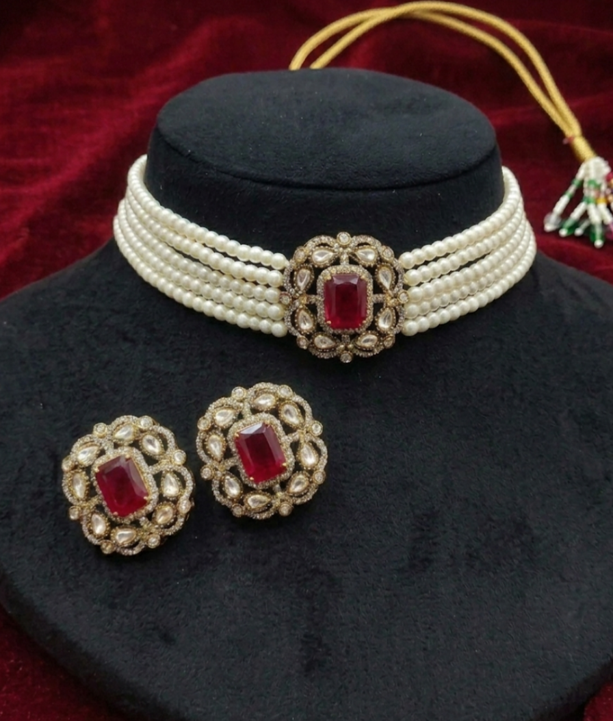 Noor Pearl Royal Choker