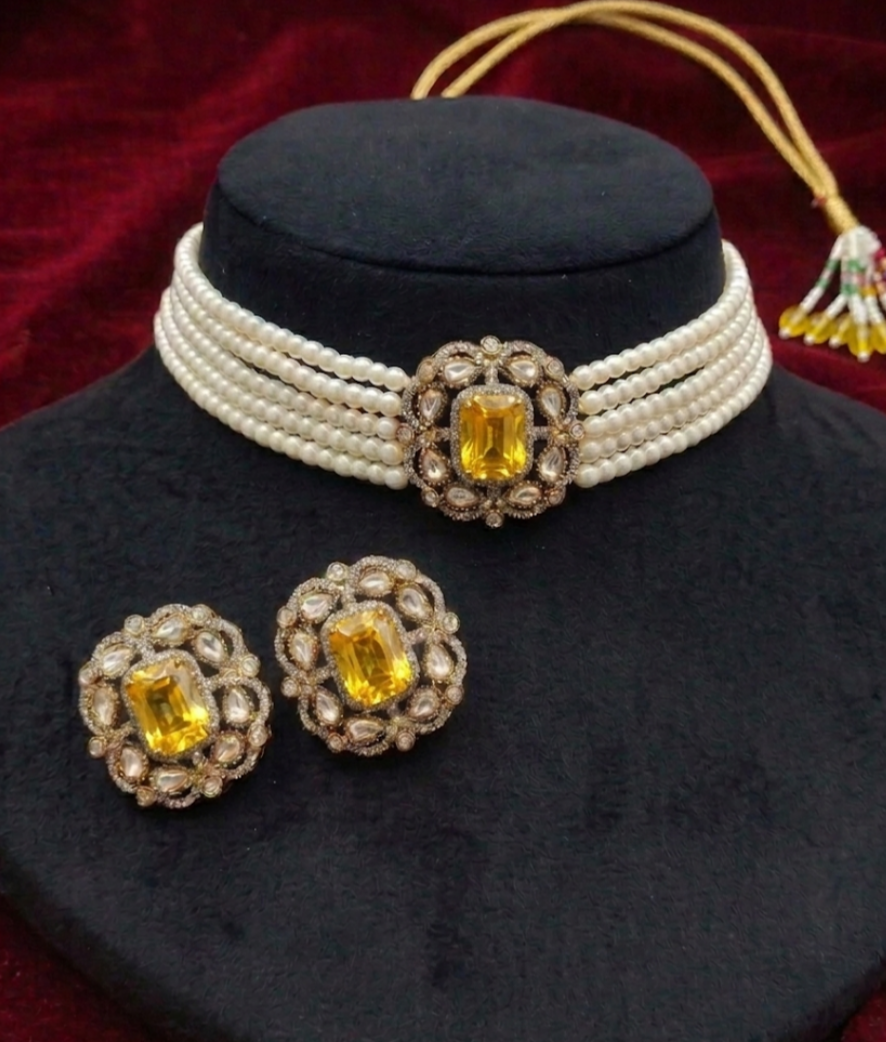 Noor Pearl Royal Choker