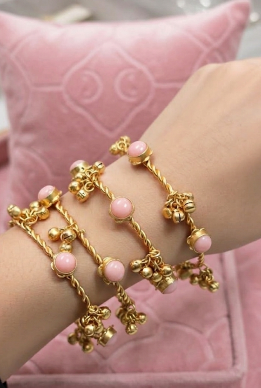 Gulnaar Ghungroo Wristlet 🌸