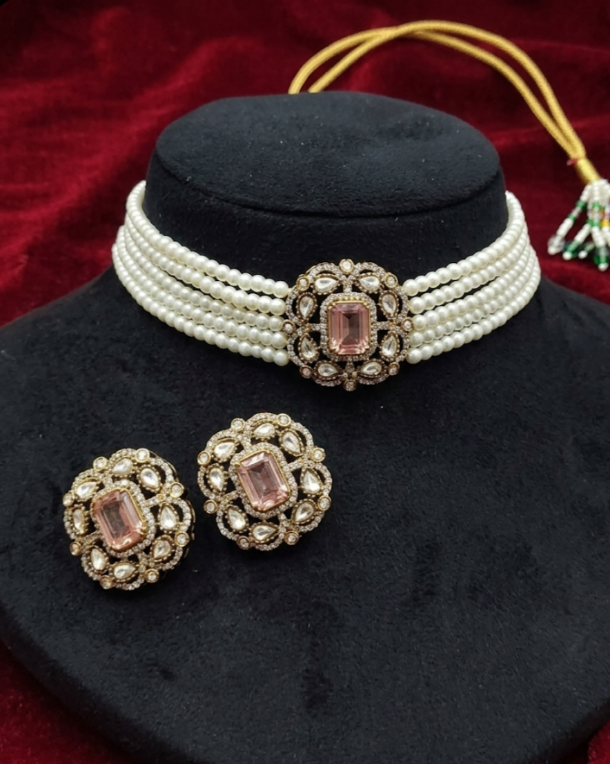 Noor Pearl Royal Choker